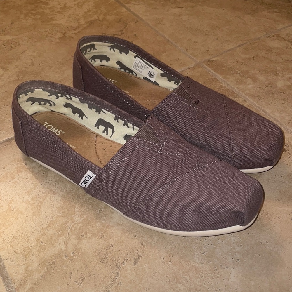 TOMS size 9